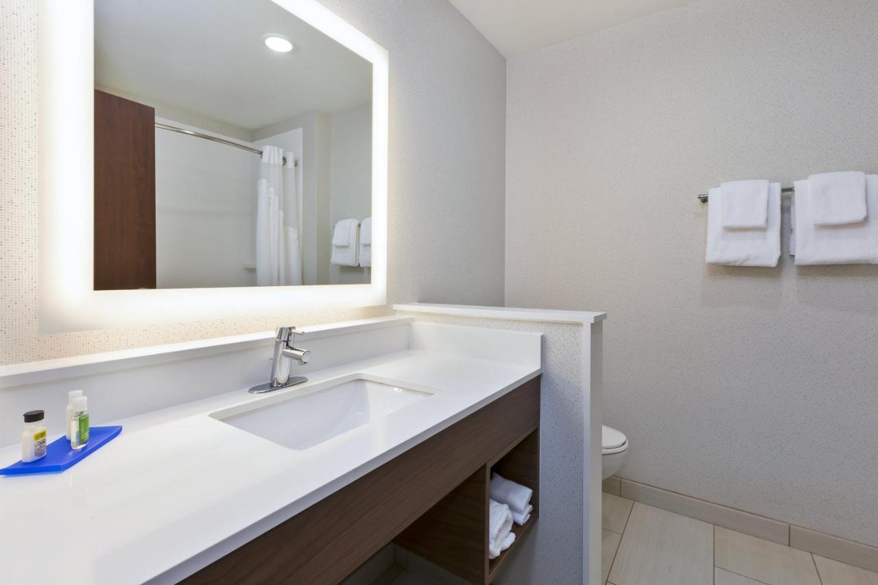 Holiday Inn Express & Suites - Painesville - Concord By Ihg מראה חיצוני תמונה